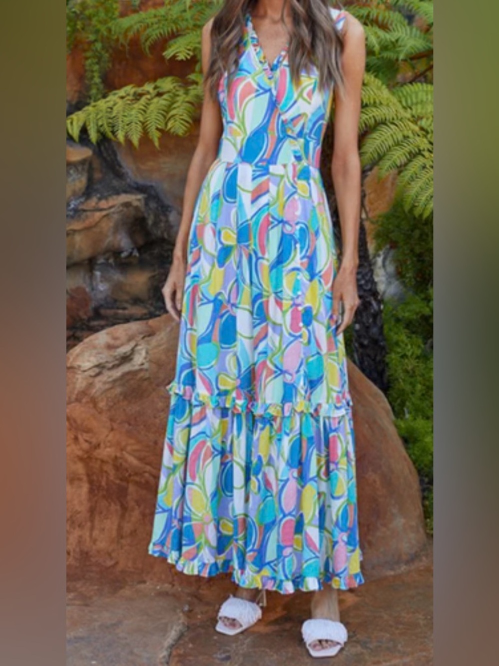 FATE ABSTRACT PRINT DEEP V-NECK
WITH SASH TIE ON THE BACK
MAXI DRESS